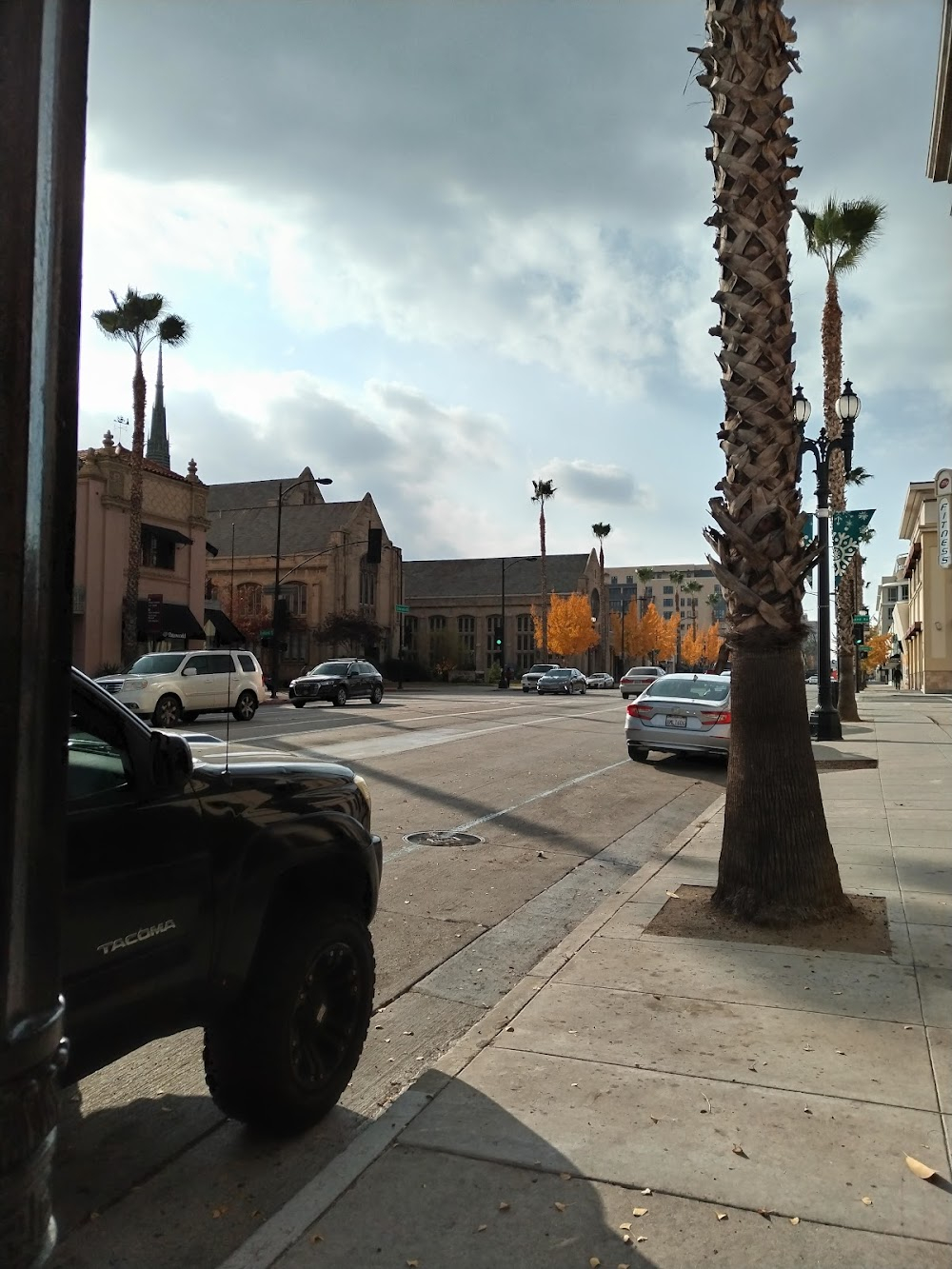 Chinatown : dry river bed