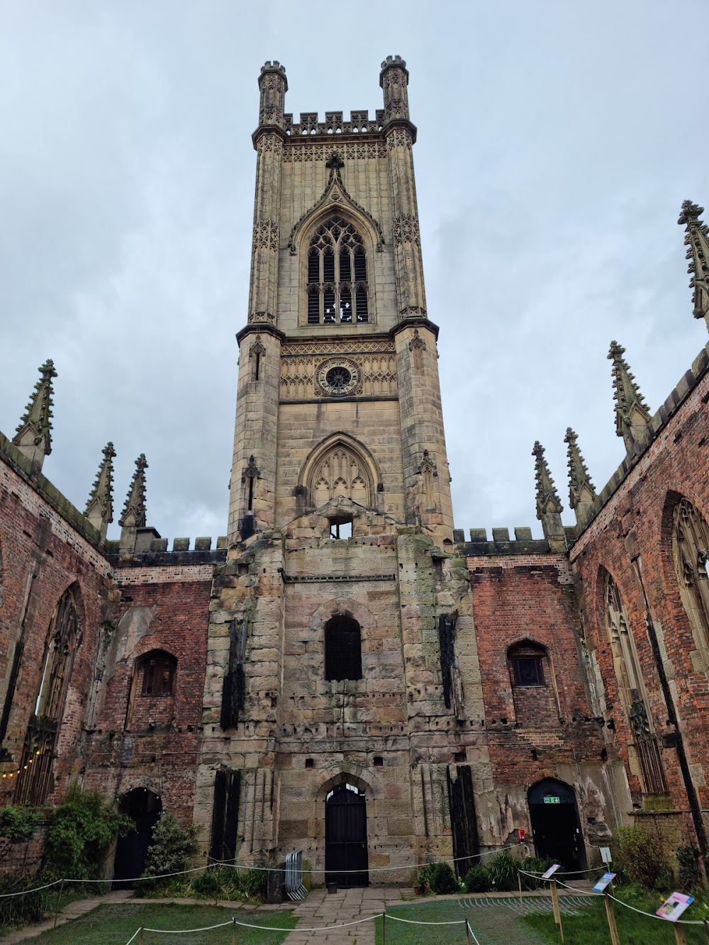 Close to the Enemy : Ruined church.