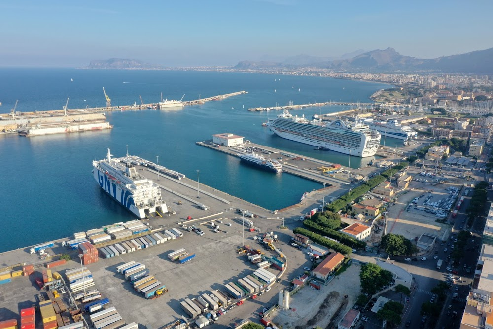 Come il vento : Disembarkment of Armida in Palermo