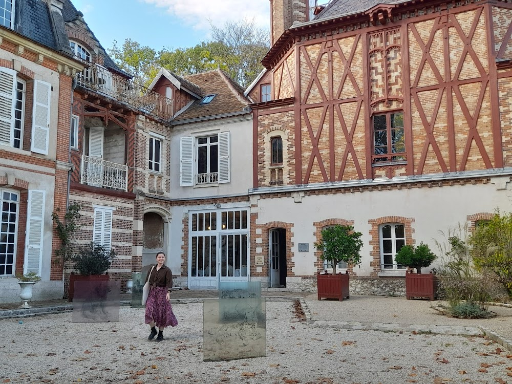 Conte de printemps : country house: 111 rue du Général de Ségur