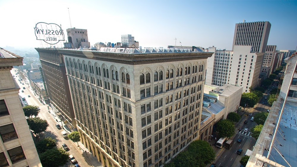 Cop : stand-in for LAPD's Parker Center