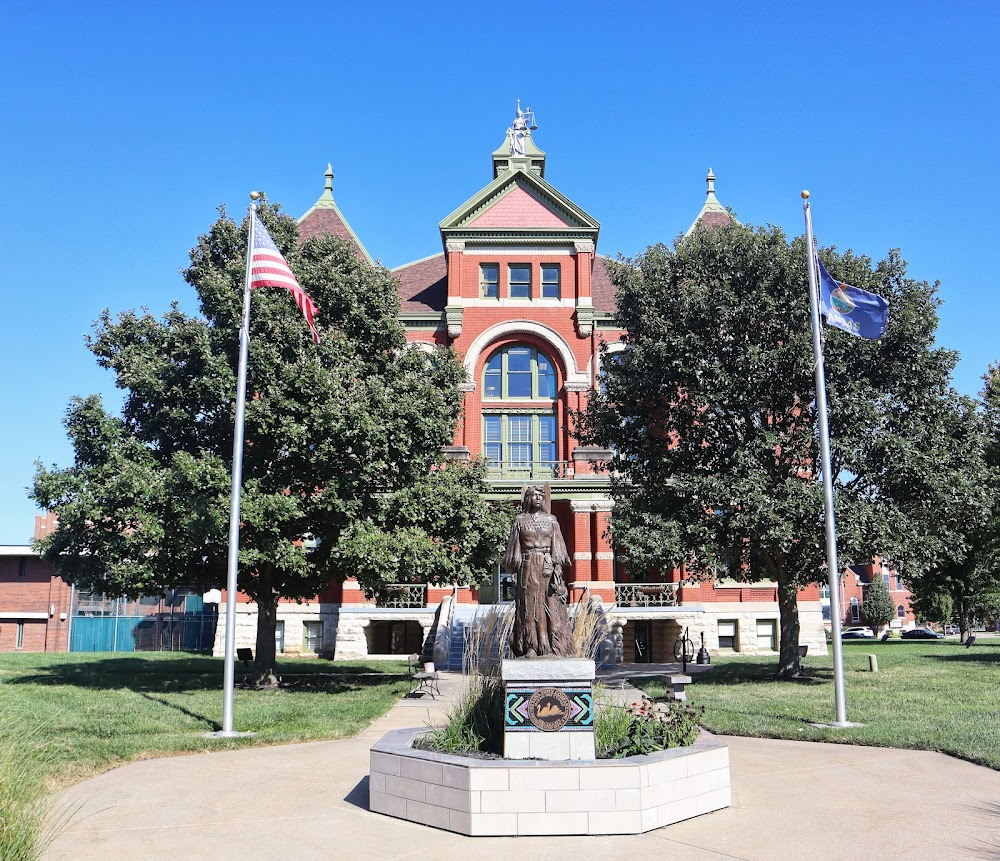 Cross of Fire : Courthouse Scenes