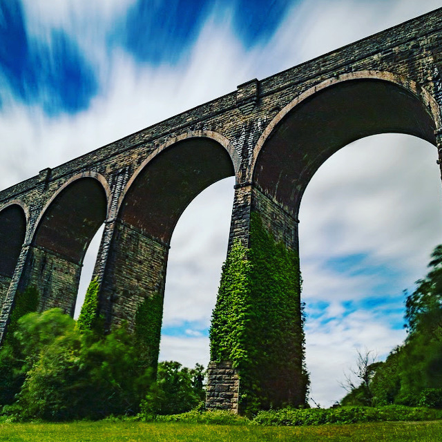 Cruel Summer : railway viaduct