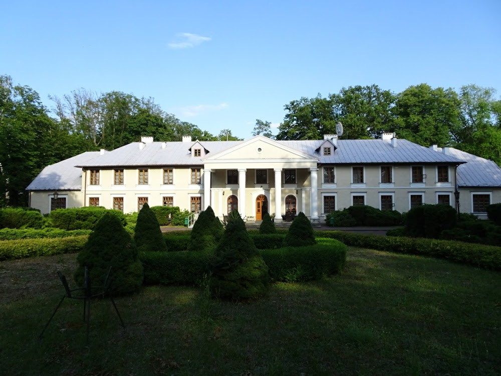 Czarne chmury : monastery