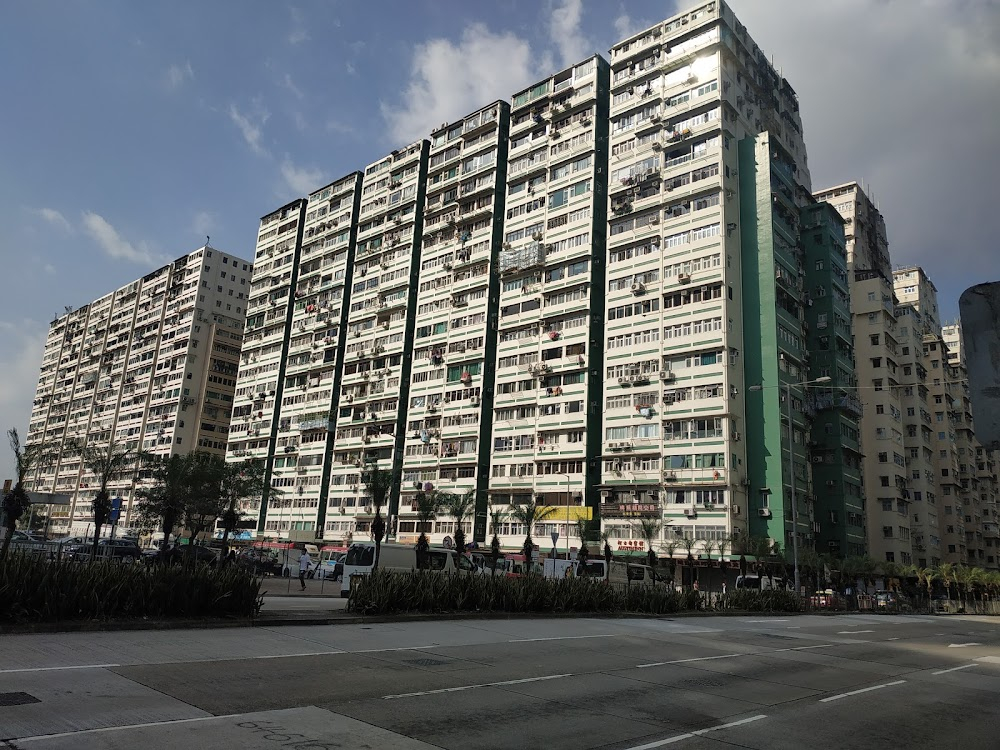 Dai si gin : The residential building where the main events take place