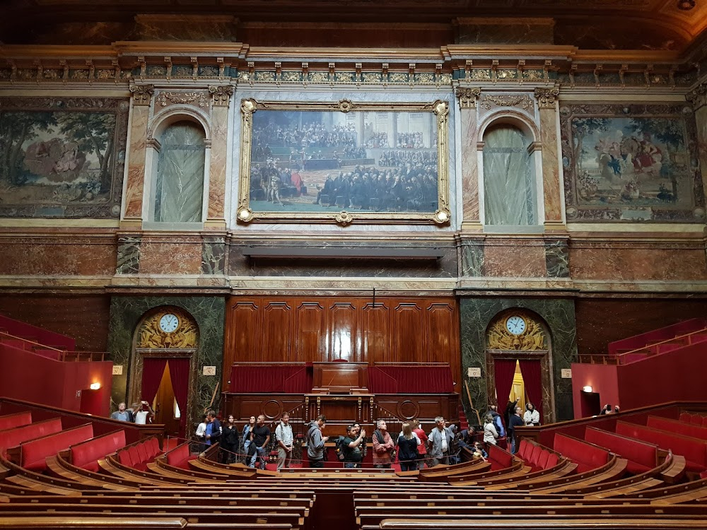 Le Tigre et le président : parliament scenes