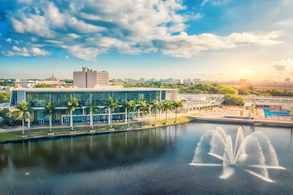 Roads to Romance: Coral Gables : Campus of UM