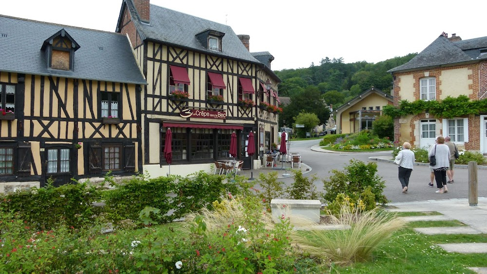 Demain : permacultural farm in Normandy