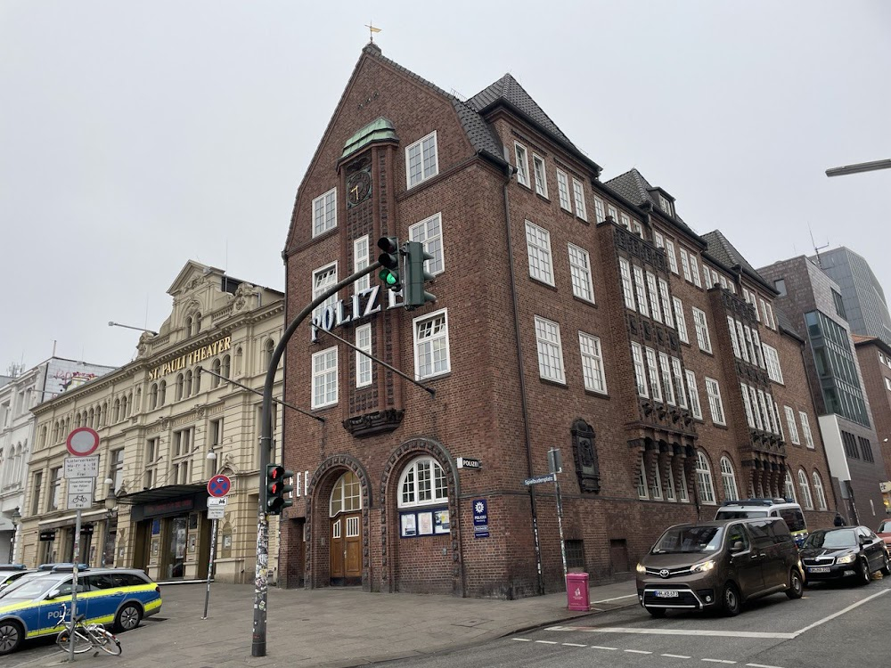 Der Arzt von St. Pauli : Exterior