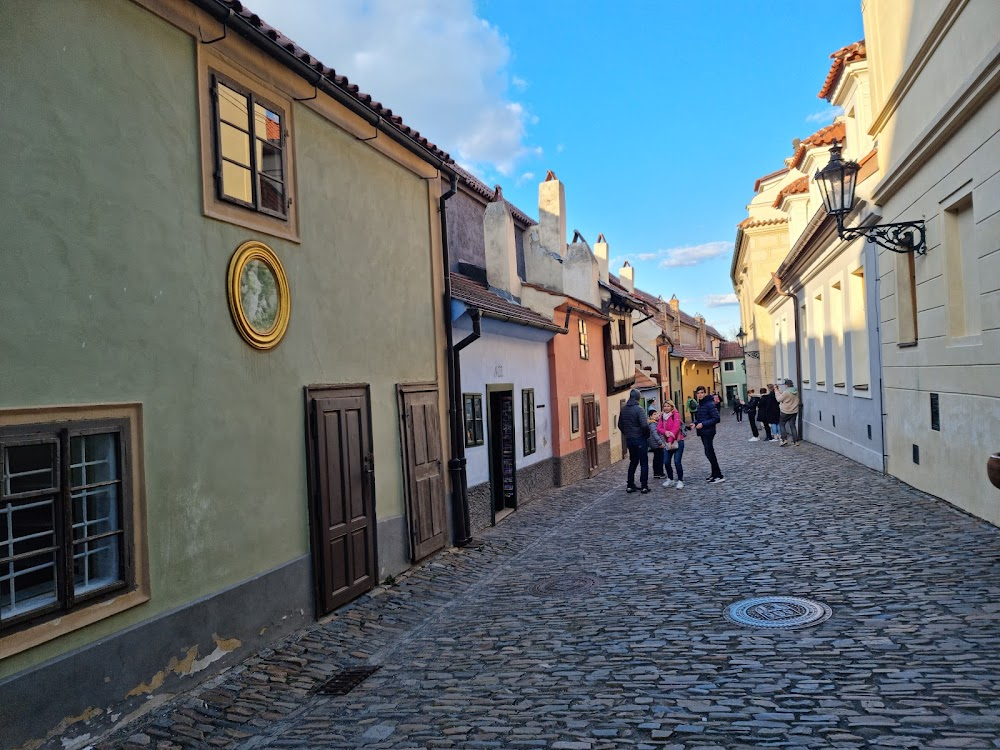 Der Student von Prag : view of the 16th century alchimists' street