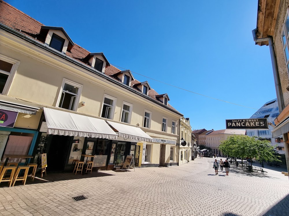 Lidija : street, exterior