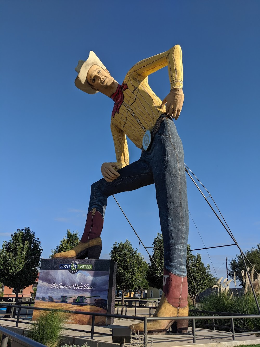 Dill Scallion : giant roadside cowboy