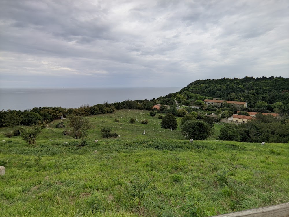 Dio, sei proprio un padreterno! : French-Italian border scene