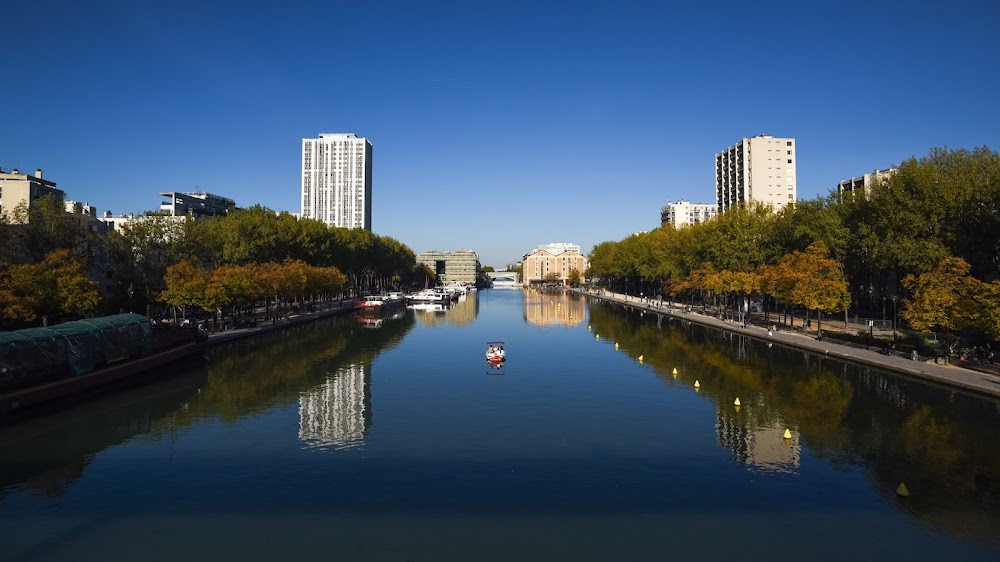 Petite fille : paddle boats