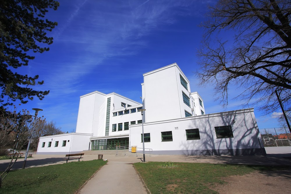 Dnevnik velikog Perice : School where Perica teaches and meets Nada, exterior, interiors