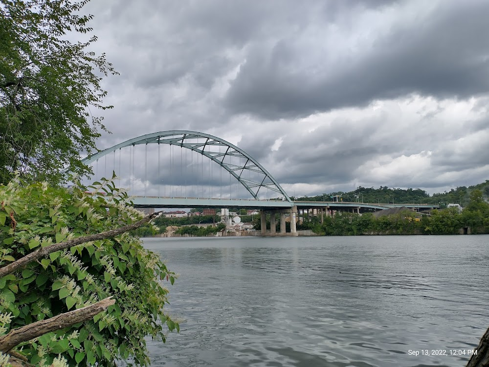 Dominick and Eugene : Eugene and Jennifer drive over this bridge in her car