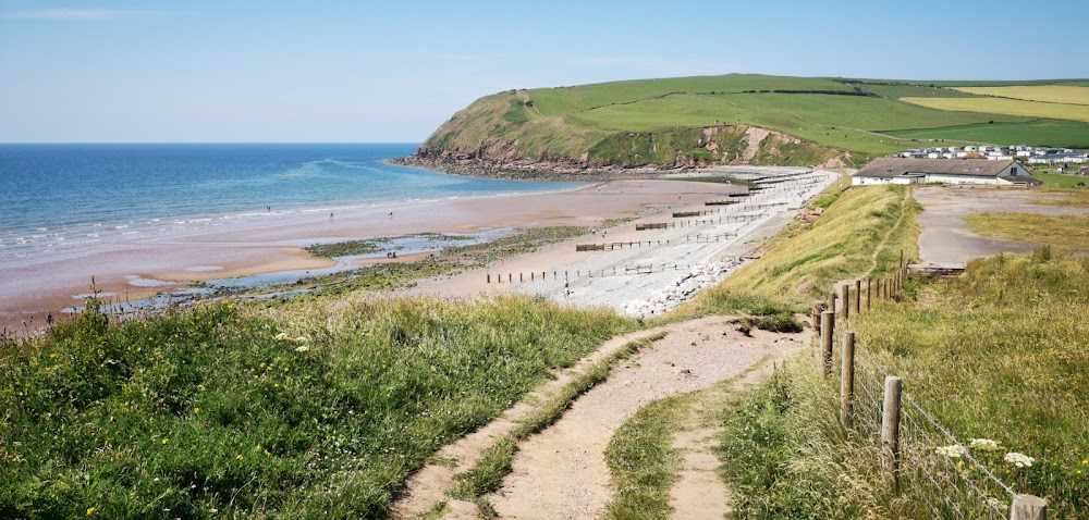 Downhill : Beach scene