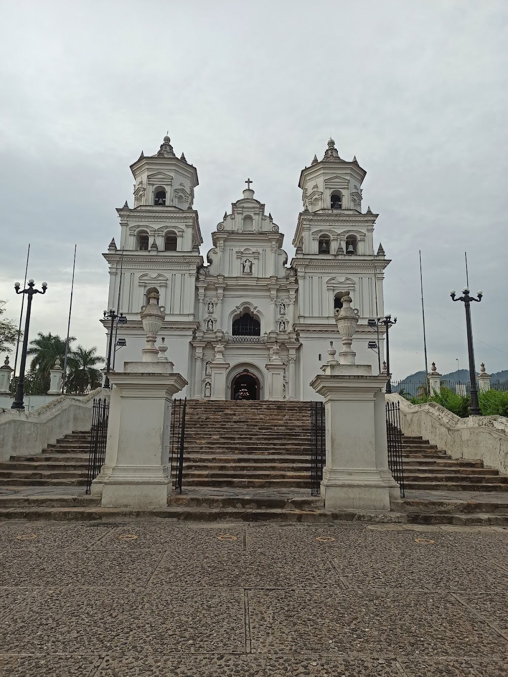 El Cristo de los milagros : 