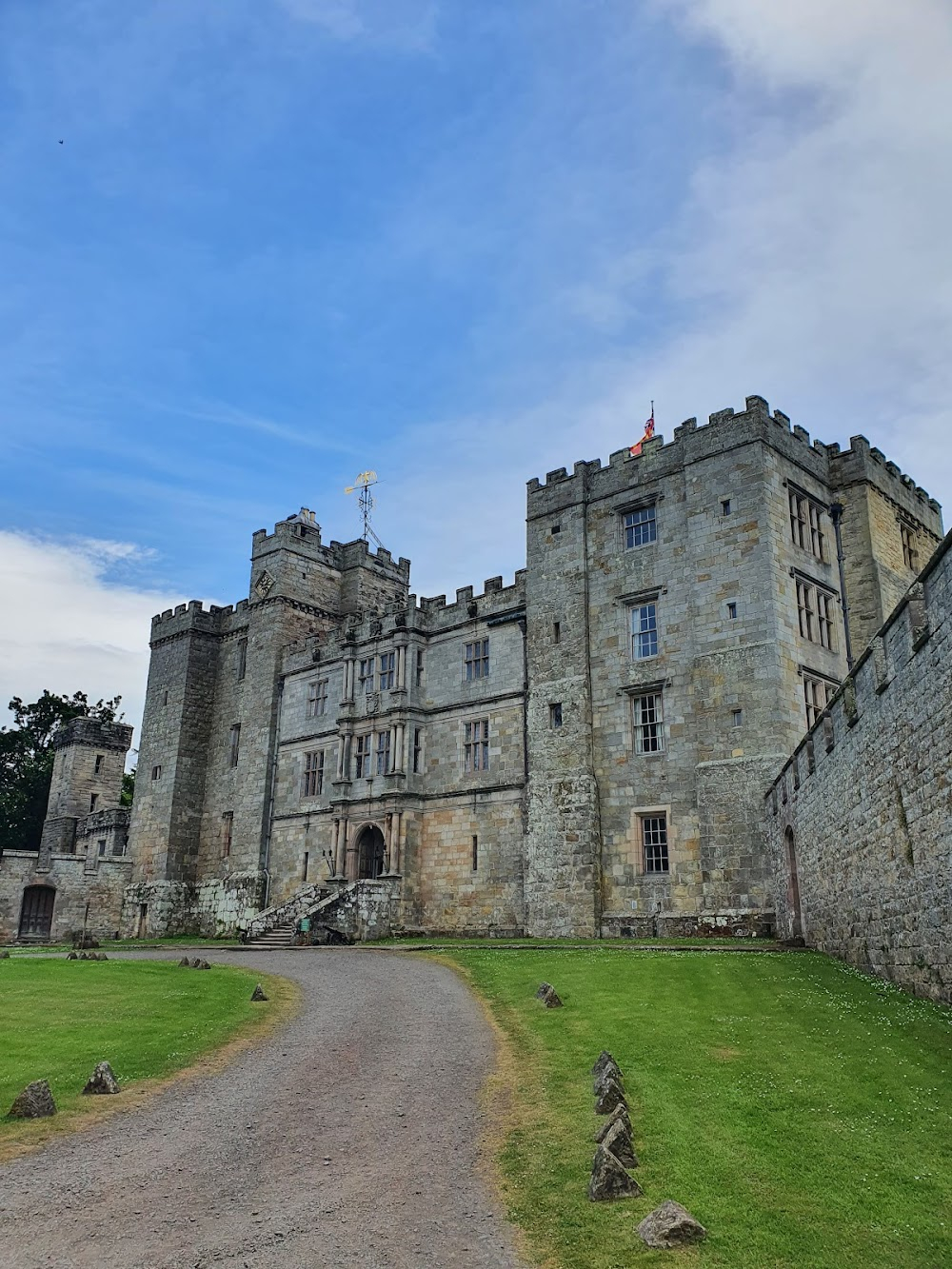 Elizabeth : Royal hunting lodge