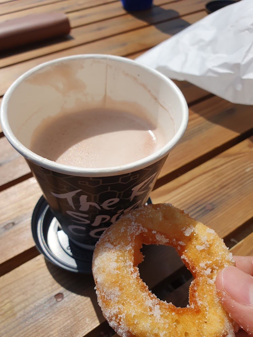 Empire of Light : seafront café