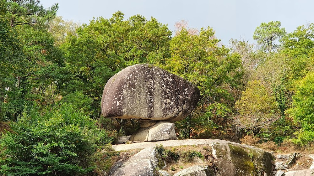 En même temps : Peyro clabado: woods and balancing rock