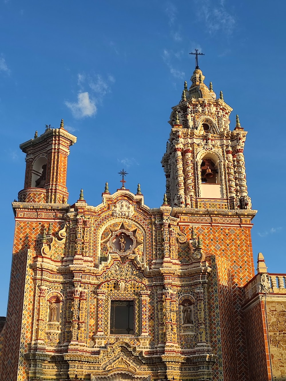 Enamorada : church interior