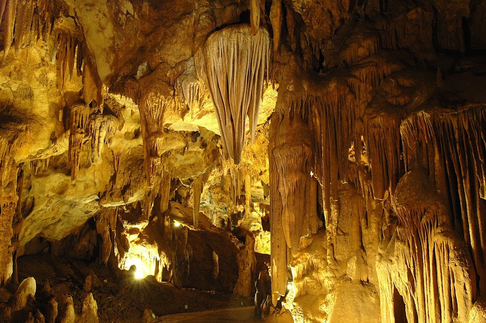 Maciste alla corte del Gran Khan : Interiors of cave