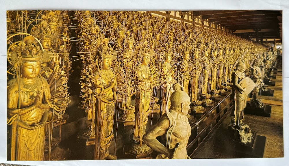 Escapade in Japan : Buddist temple with 1001 Kannon statues