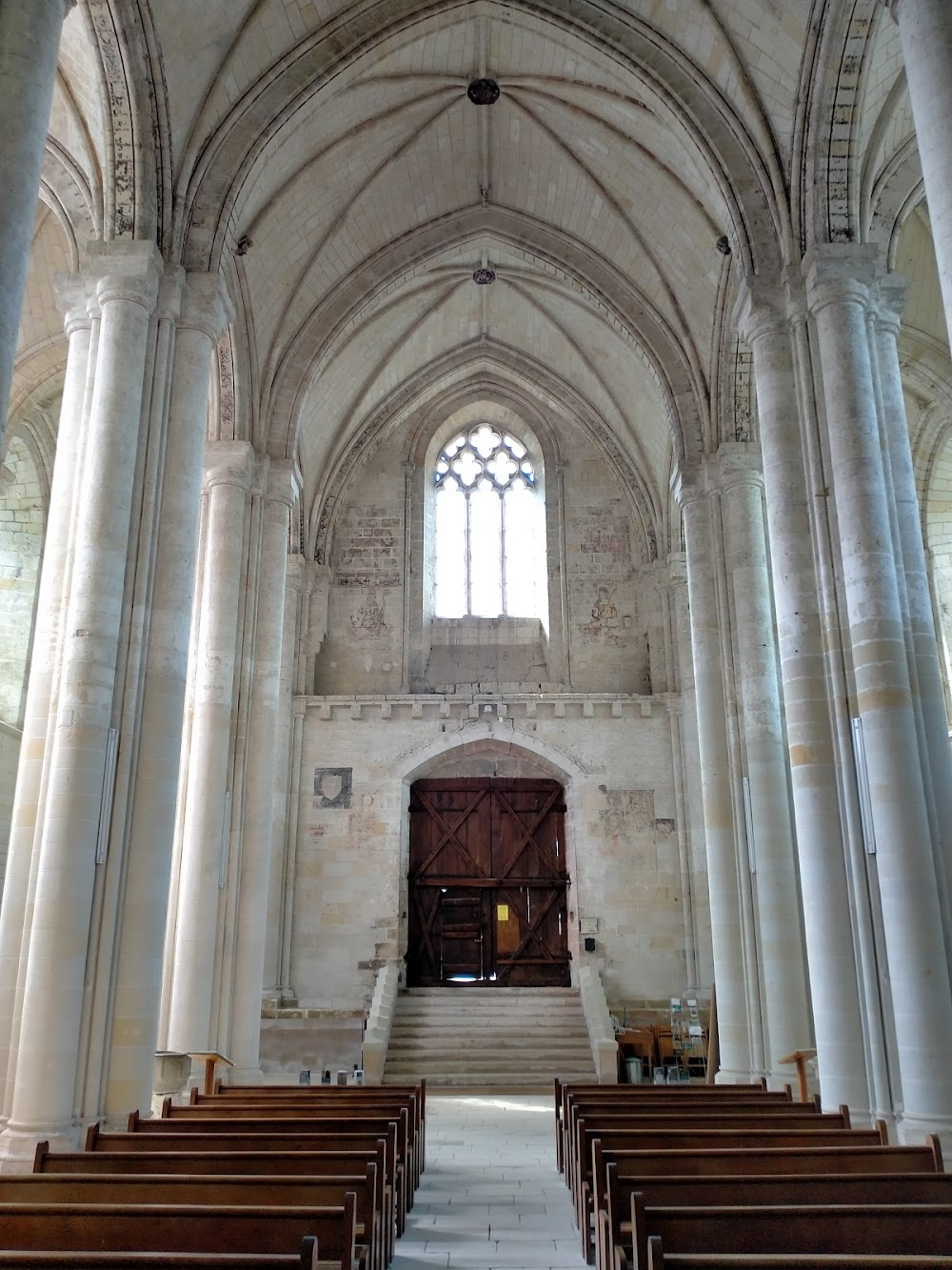 Eugénie Grandet : Hermitage Saint Jean: chapel which Grandet sells to a stone dealer