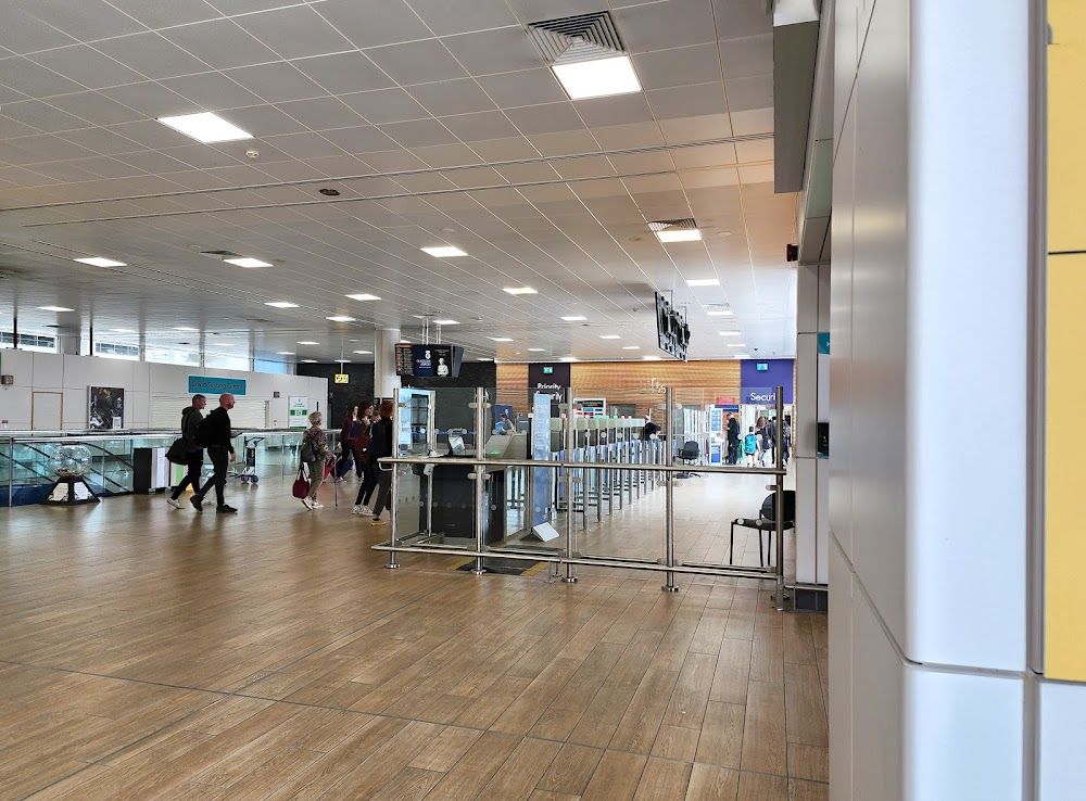 Eurovision Song Contest: The Story of Fire Saga : Edinburgh Airport interiors and exteriors