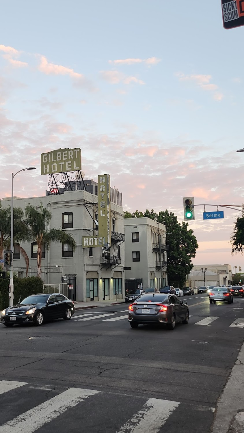 Every Breath : Interior/exterior. As Jimmy's hotel/apartment