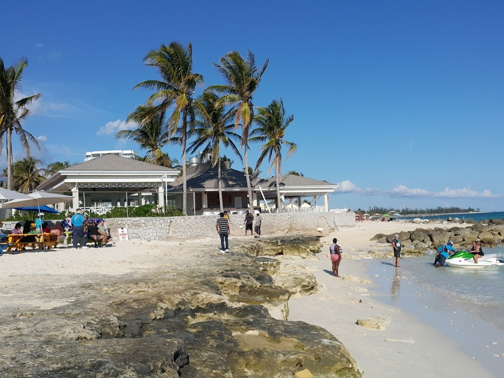 Eye of the Dolphin : All Bahamian scenes.