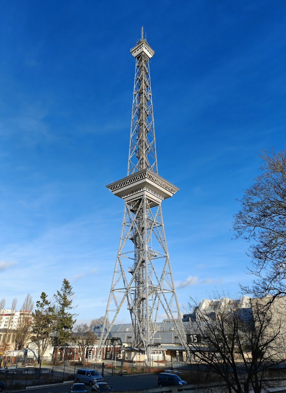 Fabian oder Der Gang vor die Hunde : aka Berliner Funkturm