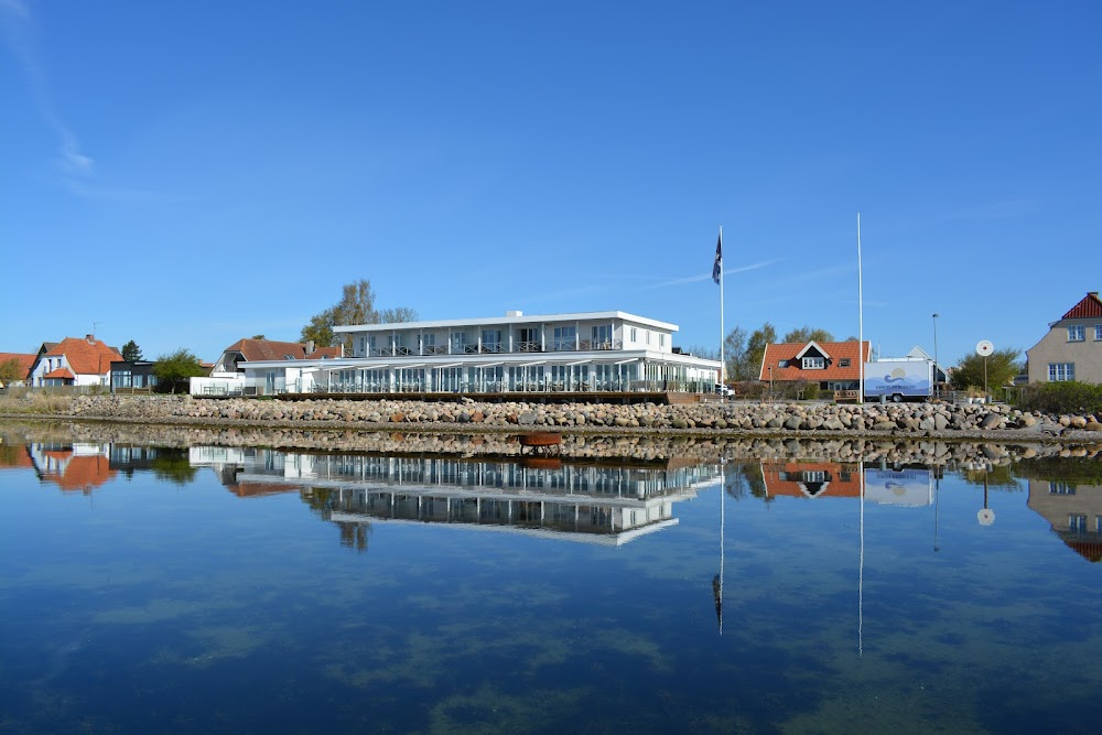 Færgekroen : the inn