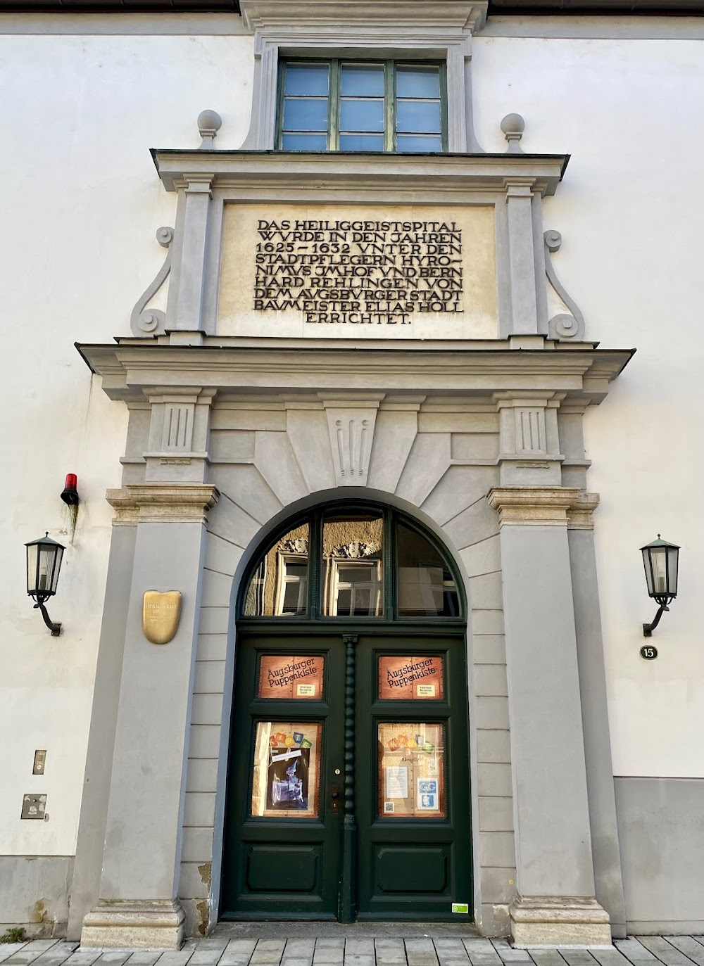 Familie Löffelohr : theatre