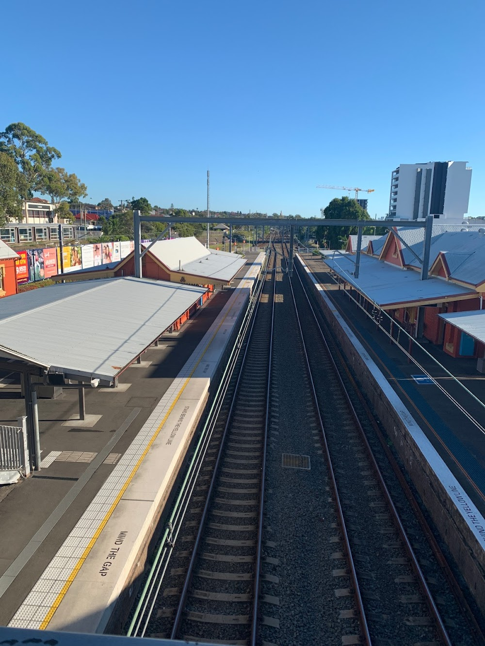 Fast Talking : train station