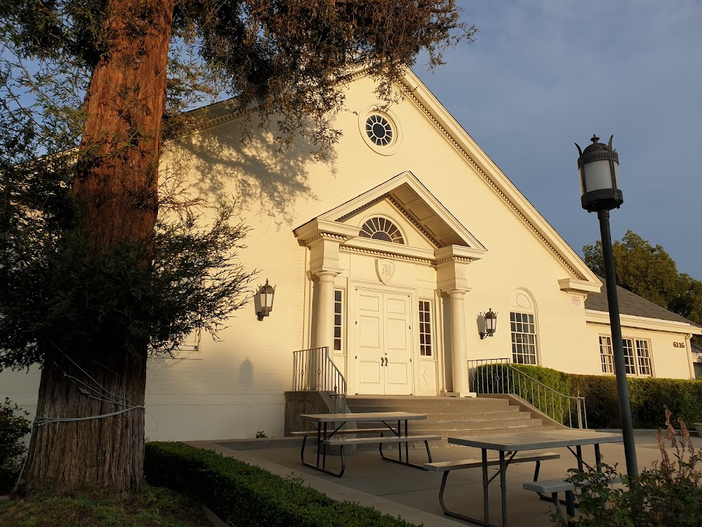 Father of the Bride : wedding church exteriors