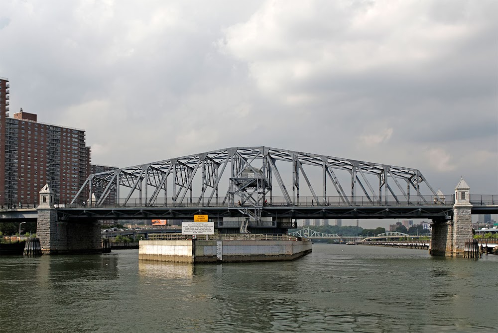 Finding North : traffic jam and bridge jumping scene