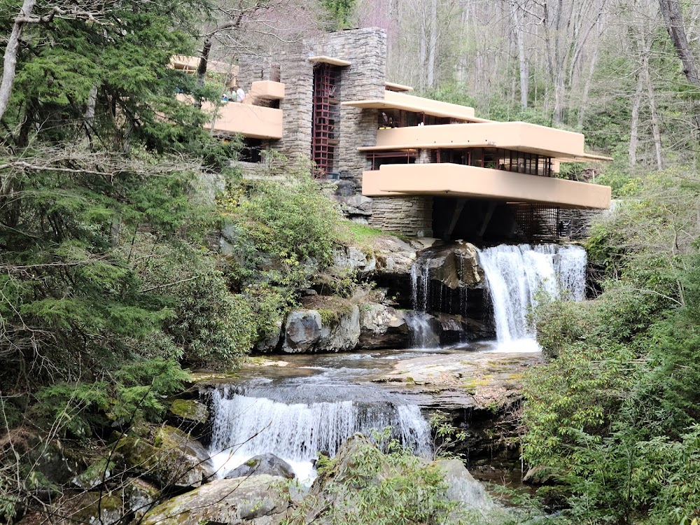 10 Homes That Changed America : Frank Lloyd Wright's Fallingwater.