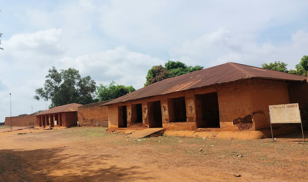 Frère et soeur : Alice visits the site of Abomey after having reconciled with her brother