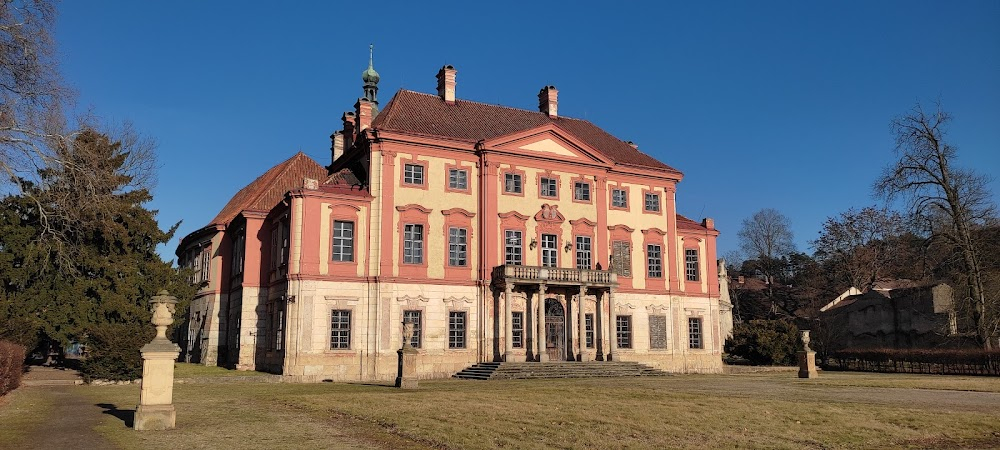 Freud : Szápáry's mansion