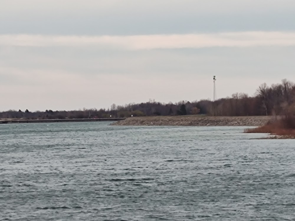 Frozen River : U.S. / Canada Border, Initial Scene