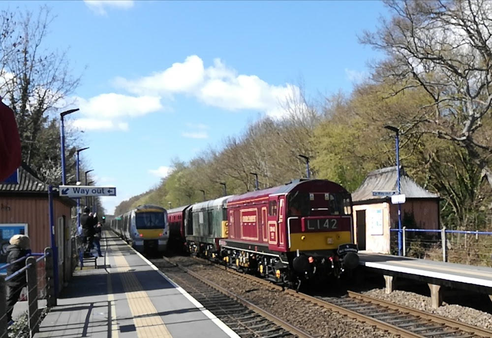 Futtocks End : Pease Green station