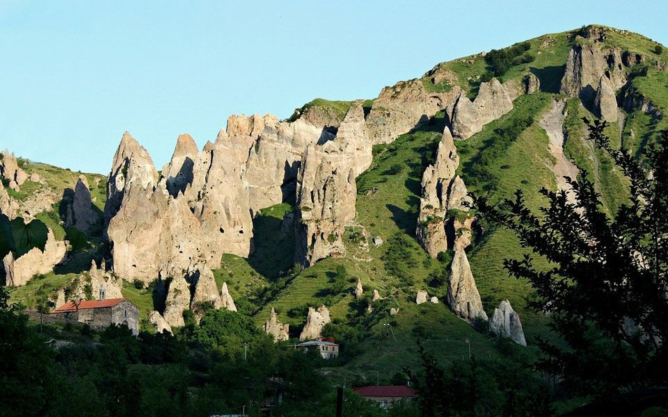 Garegin Nzhdeh : church