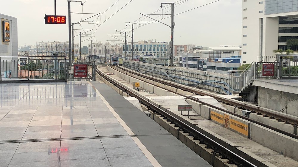 Geethanjali Malli Vachindi : Metro Station