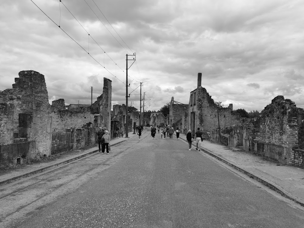 10 juin 1944 : views of the village where the massacre was perpetrated