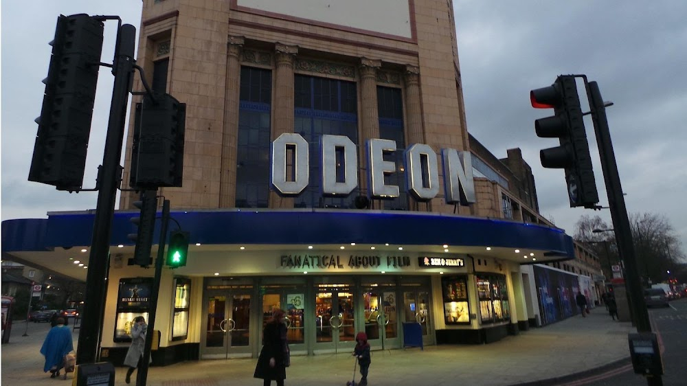 Gideon's Day : Theatre where Sayer is captured - closed 1957, demolished 1962