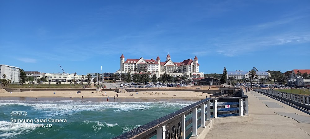 Troops Leaving Port Elizabeth Jetty : 