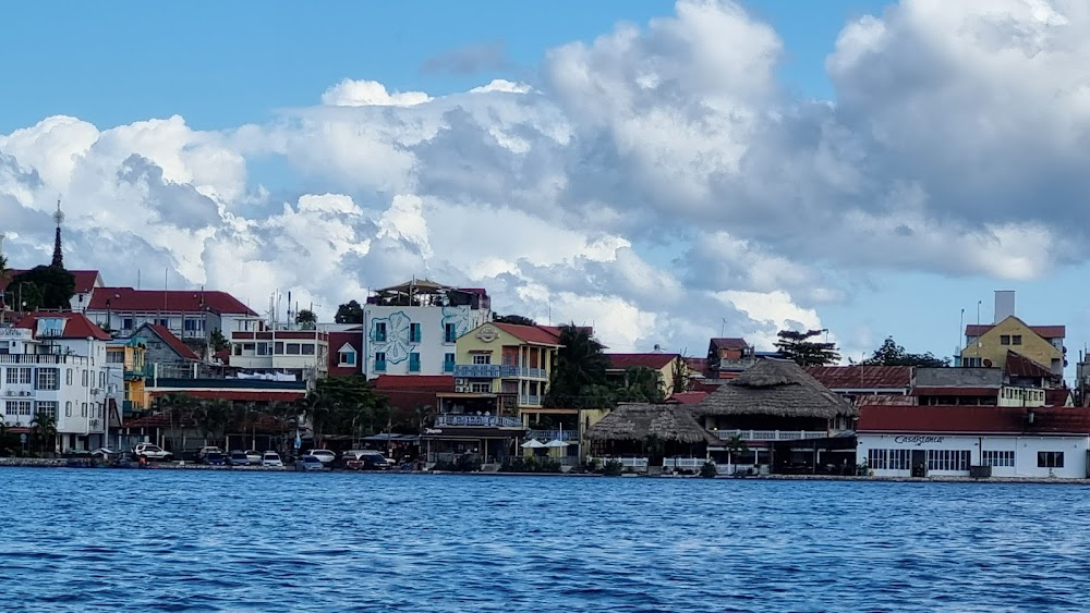 Glimpses of Guatemala : island town