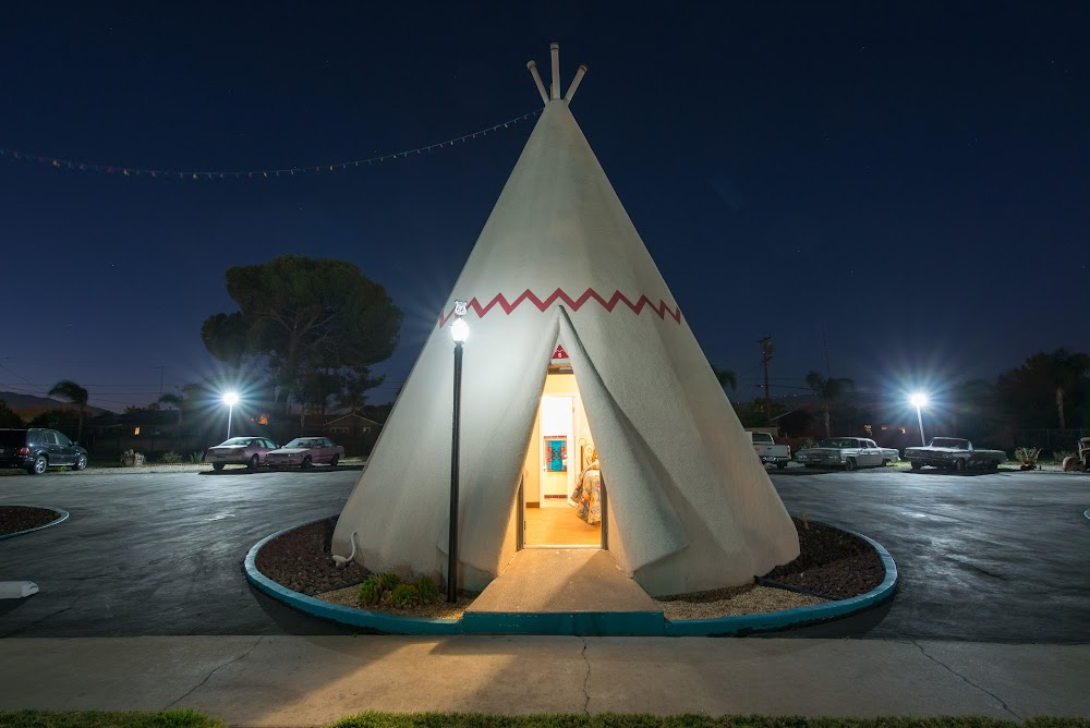 God Bless America : teepee motel